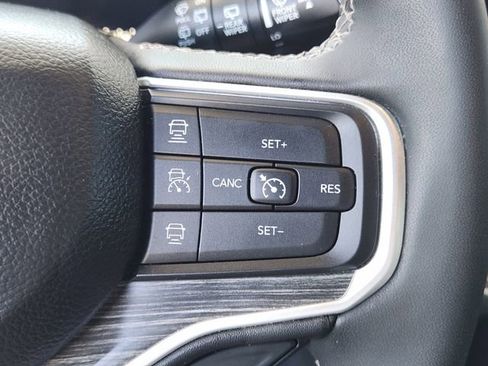 Used 2024 Jeep Wagoneer L Series II image 20