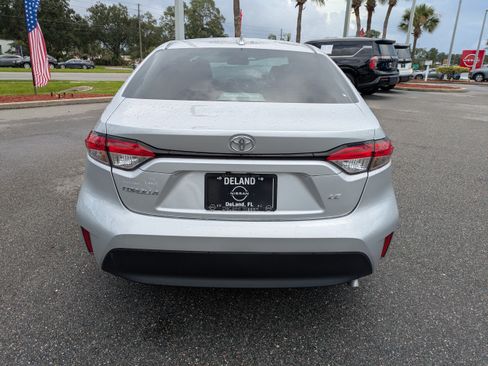 Used 2023 Toyota Corolla LE FWD image 3