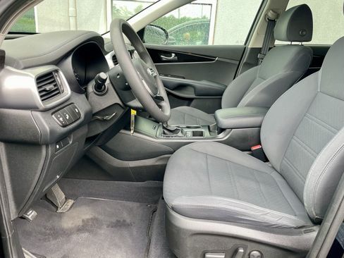 Used 2019 Kia Sorento AWD V6 image 14