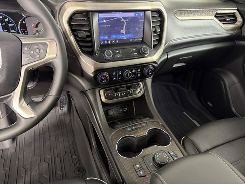 Used 2023 GMC Acadia Denali w/ Denali Ultimate Package FWD image 29