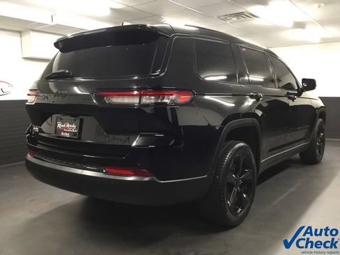 Used 2022 Jeep Grand Cherokee L Limited w/ Black Appearance Package AWD/4WD image 10