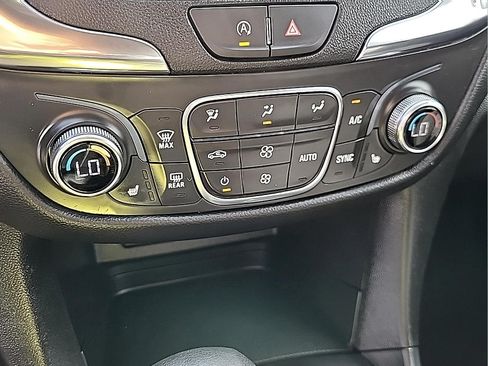 Used 2024 Chevrolet Equinox LT AWD/4WD image 23