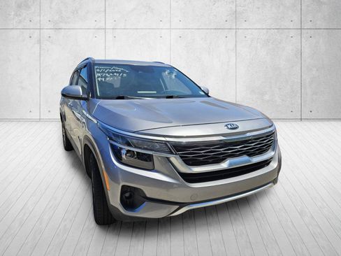Used 2021 Kia Seltos S AWD/4WD image 3