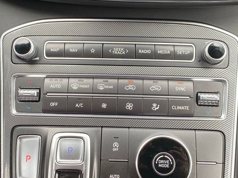 Certified 2023 Hyundai Santa Fe SEL w/ Premium Package image 19