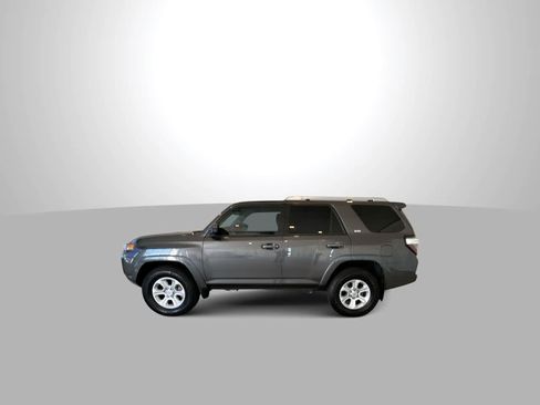 Certified 2017 Toyota 4Runner SR5 AWD/4WD image 5
