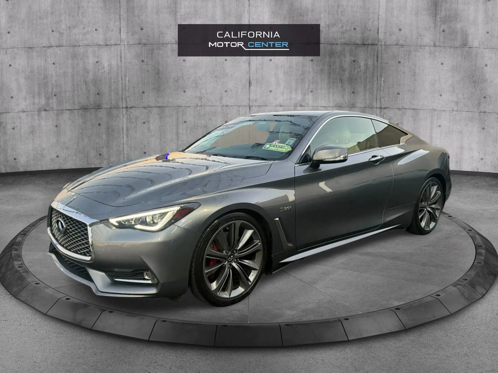 Used 2018 INFINITI Q60 Red Sport 400 w/ Sensory Package 3.0T Sport RWD image 3