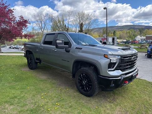 Used 2025 Chevrolet Silverado 2500 LT w/ Trail Boss Package AWD/4WD image 15