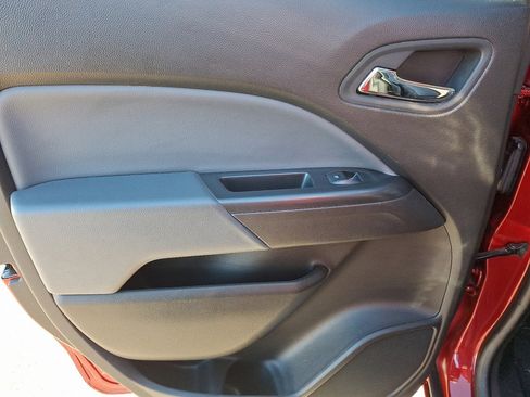 Used 2022 Chevrolet Colorado Z71 w/ Safety Package image 19