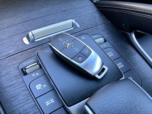 Used 2022 Mercedes-Benz GLS 450 4MATIC image 15