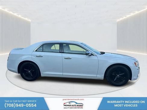 Used 2011 Chrysler 300 Limited RWD image 8