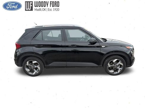 Used 2025 Hyundai Venue SEL FWD image 6
