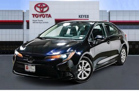 Certified 2023 Toyota Corolla LE image 1