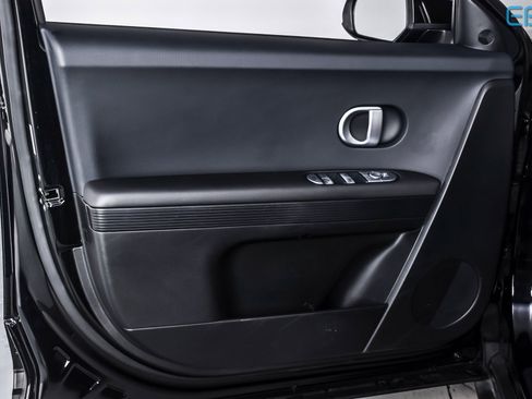 Used 2024 Hyundai Ioniq 5 SEL image 12