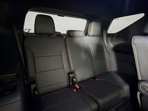 Used 2024 Chevrolet Traverse RS FWD image 34