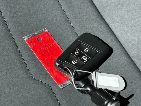 Used 2025 Volkswagen Taos SE image 48