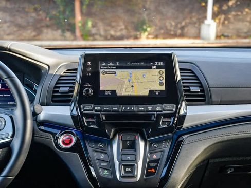 Used 2023 Honda Odyssey Touring image 13