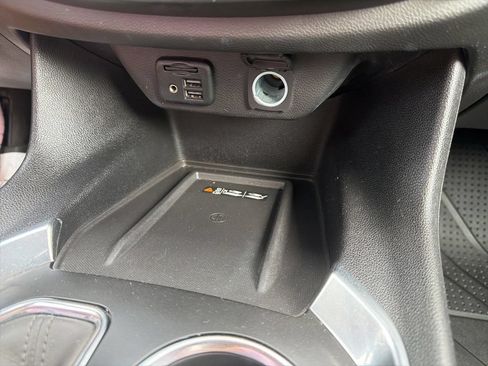 Used 2021 Chevrolet Traverse Premier w/ LPO, Floor Liner Package FWD image 21
