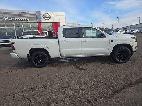 New 2026 Nissan Frontier SV image 8