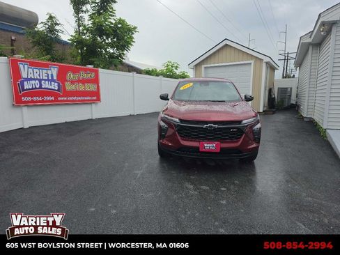 Used 2024 Chevrolet Trax RS w/ Driver Confidence Package FWD image 1