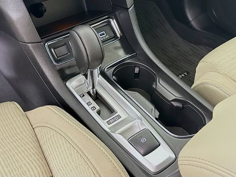 Used 2025 Subaru Ascent Premium AWD/4WD image 19