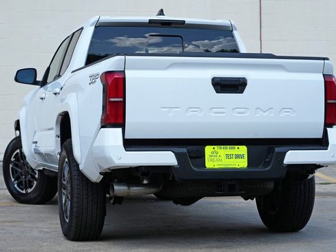 Used 2024 Toyota Tacoma TRD Sport w/ TRD Sport Upgrade Package RWD image 6