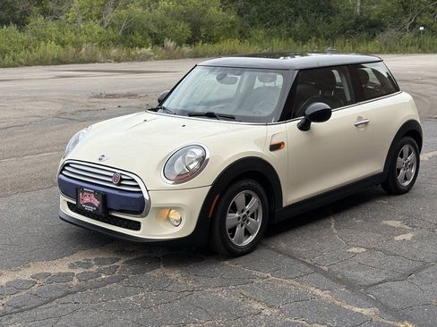 Used 2015 MINI Cooper 2-Door Hardtop FWD image 3