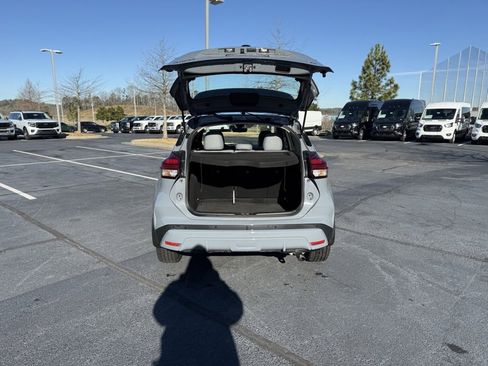 Used 2021 Nissan Kicks SR w/ SR Premium Package image 7