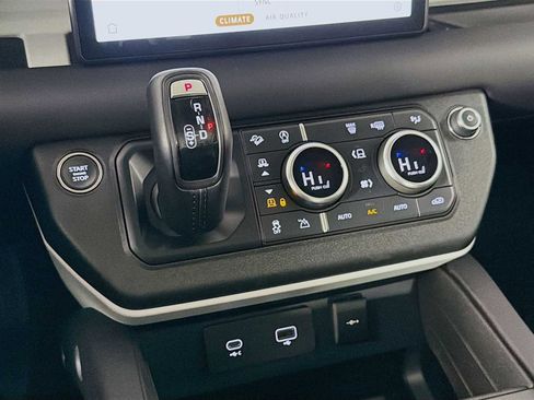 Used 2024 Land Rover Defender 110 S image 18