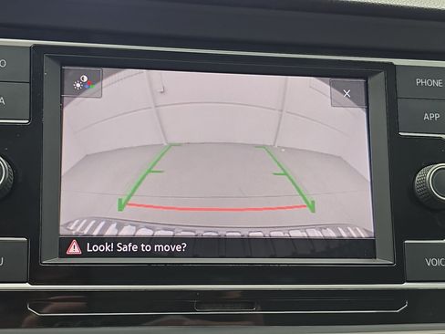 Used 2020 Volkswagen Jetta SE w/ SE Cold Weather Package FWD image 22