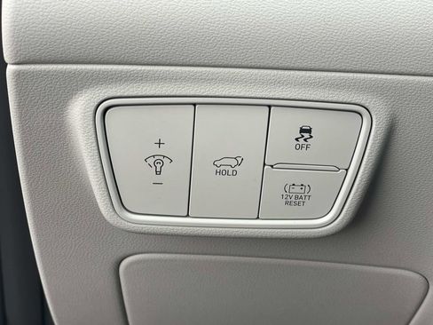 Certified 2024 Hyundai Tucson Limited AWD/4WD image 16