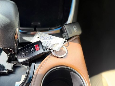 Used 2014 Toyota Avalon XLE Premium FWD image 61