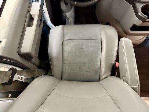 Used 2013 Ford E-350 and Econoline 350 Super Duty w/ PWR Locks & Windows Group image 41