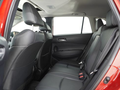 Used 2025 Toyota Corolla Cross XLE w/ Convenience Package AWD/4WD image 15