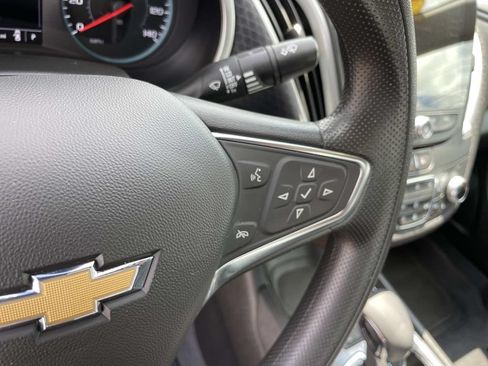 Used 2025 Chevrolet Malibu LT FWD image 21
