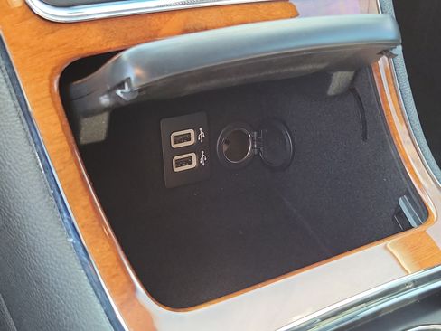Used 2020 Lincoln Continental w/ Premium Package FWD image 28