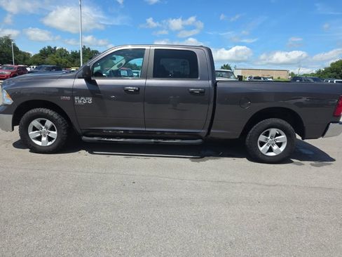 Used 2020 RAM 1500 Classic SLT AWD/4WD image 8