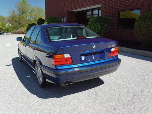 Used 1997 BMW 328i Sedan RWD image 5