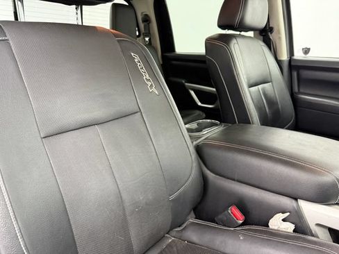 Used 2019 Nissan Titan PRO-4X w/ Pro-4x Convenience Package AWD/4WD image 11