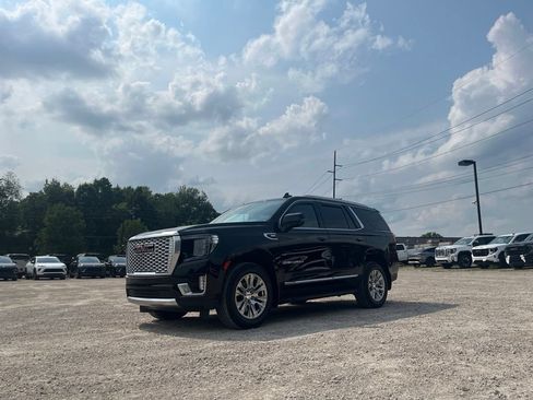 Used 2023 GMC Yukon Denali AWD/4WD image 2