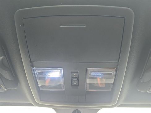 Used 2010 Dodge Challenger R/T image 36