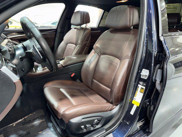 Used 2015 BMW 550i Sedan RWD image 46