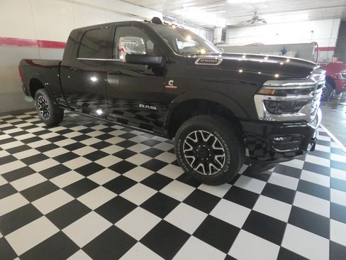 New 2026 RAM 2500 Limited AWD/4WD image 5