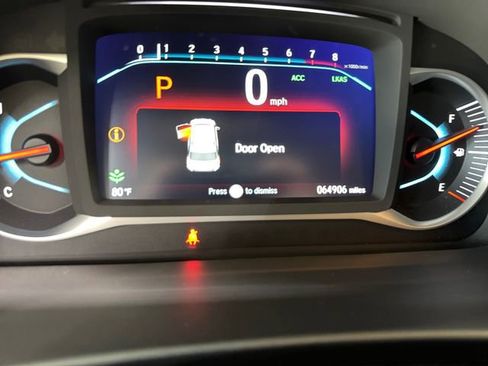Used 2022 Honda Pilot Touring image 2