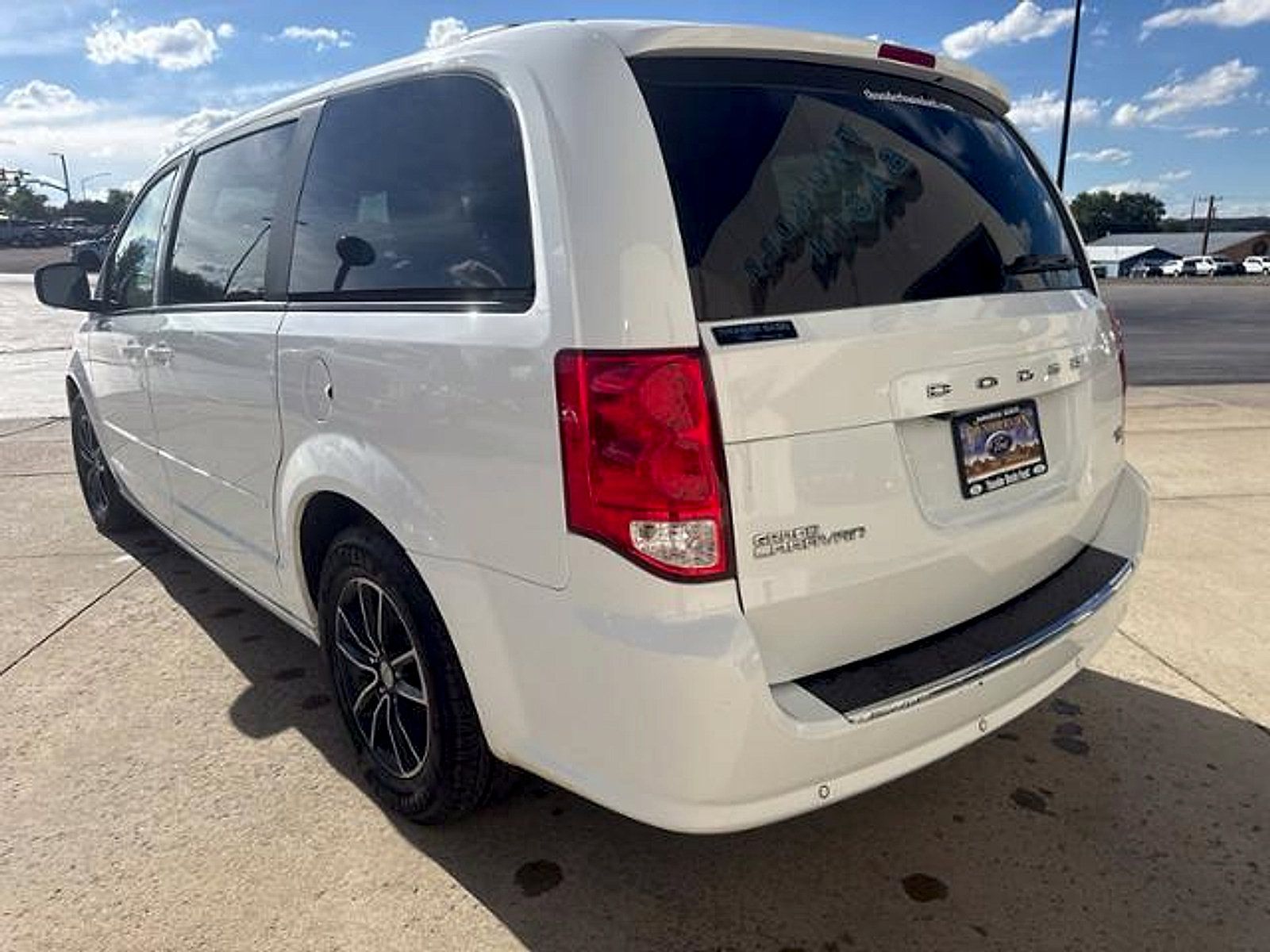 Used 2015 Dodge Grand Caravan R/T w/ Safety Sphere Group FWD image 8