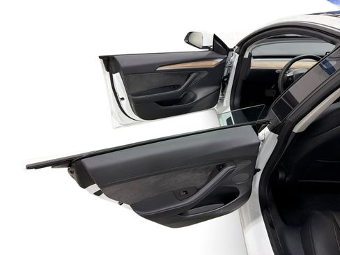 Certified 2023 Tesla Model 3 Standard Range RWD image 10