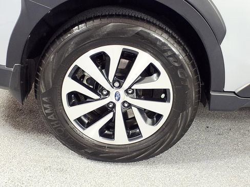 Certified 2024 Subaru Outback Premium image 5