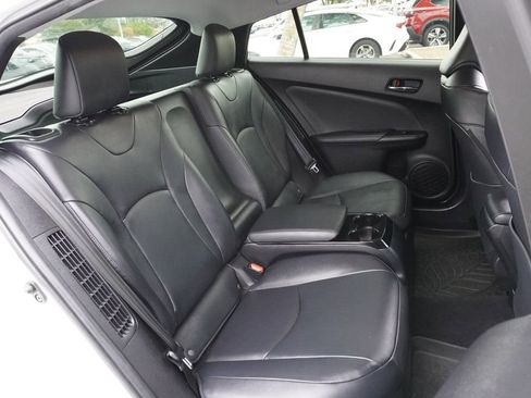 Used 2017 Toyota Prius Prime Advanced image 9