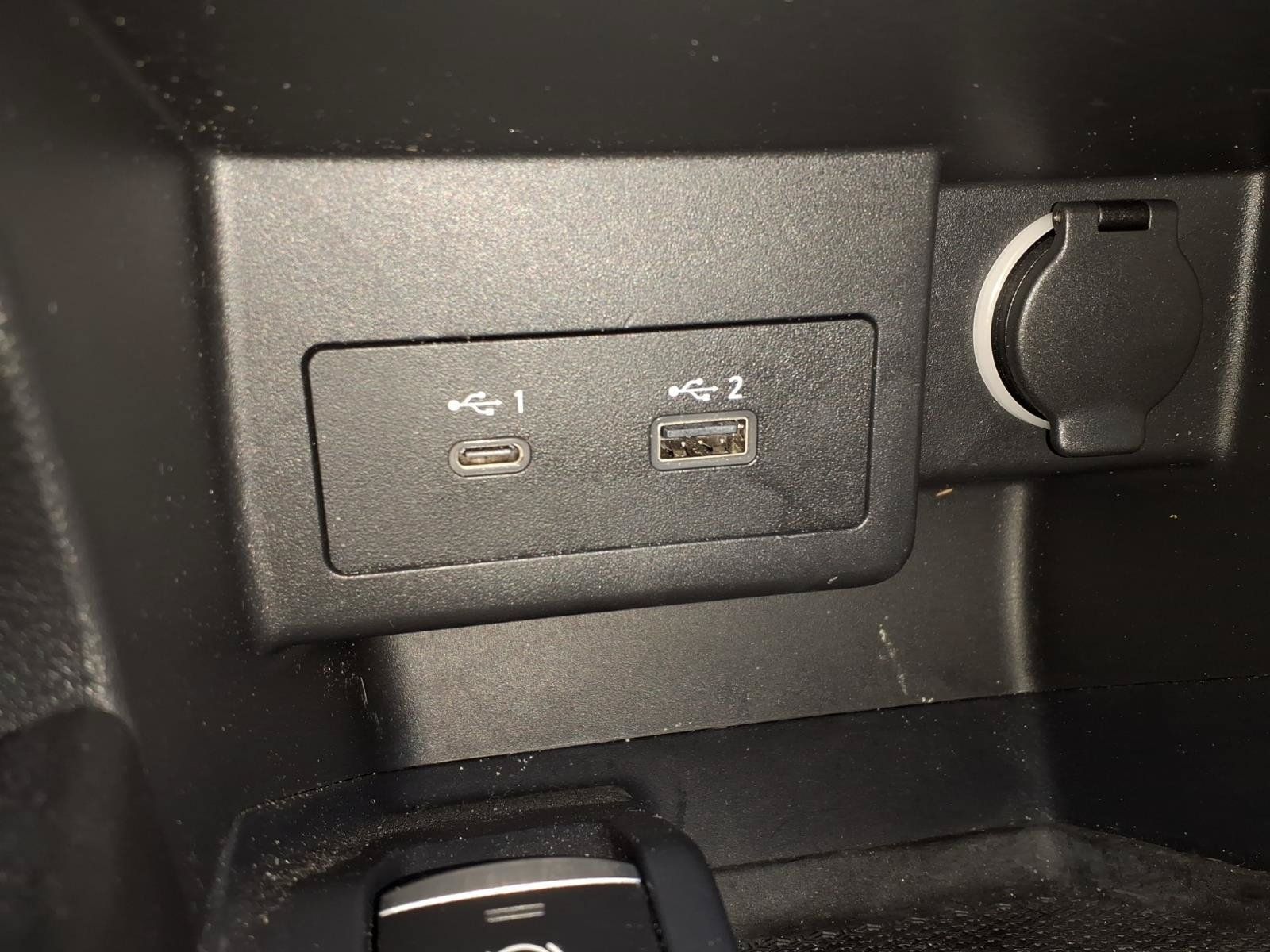 Used 2021 Nissan Kicks SV FWD image 17