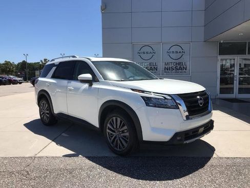 Certified 2023 Nissan Pathfinder SL w/ SL Premium Package FWD image 1