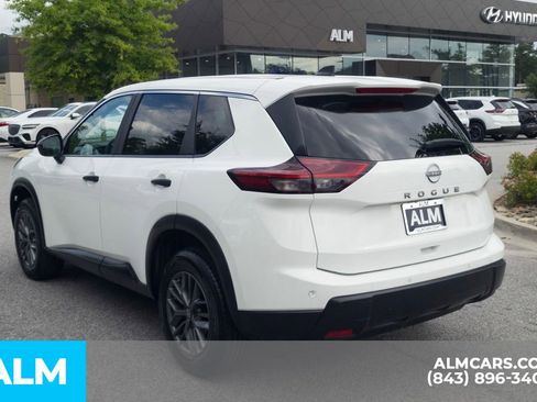 Used 2024 Nissan Rogue S FWD image 9